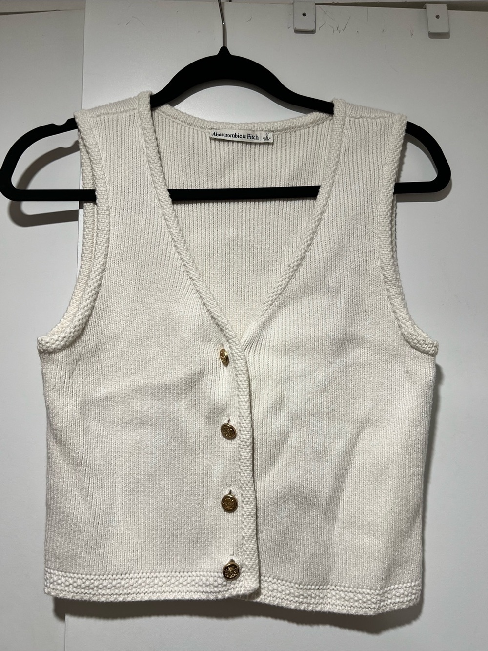 Abercrombie & Fitch Ivory Knit V-Neck Sweater Vest